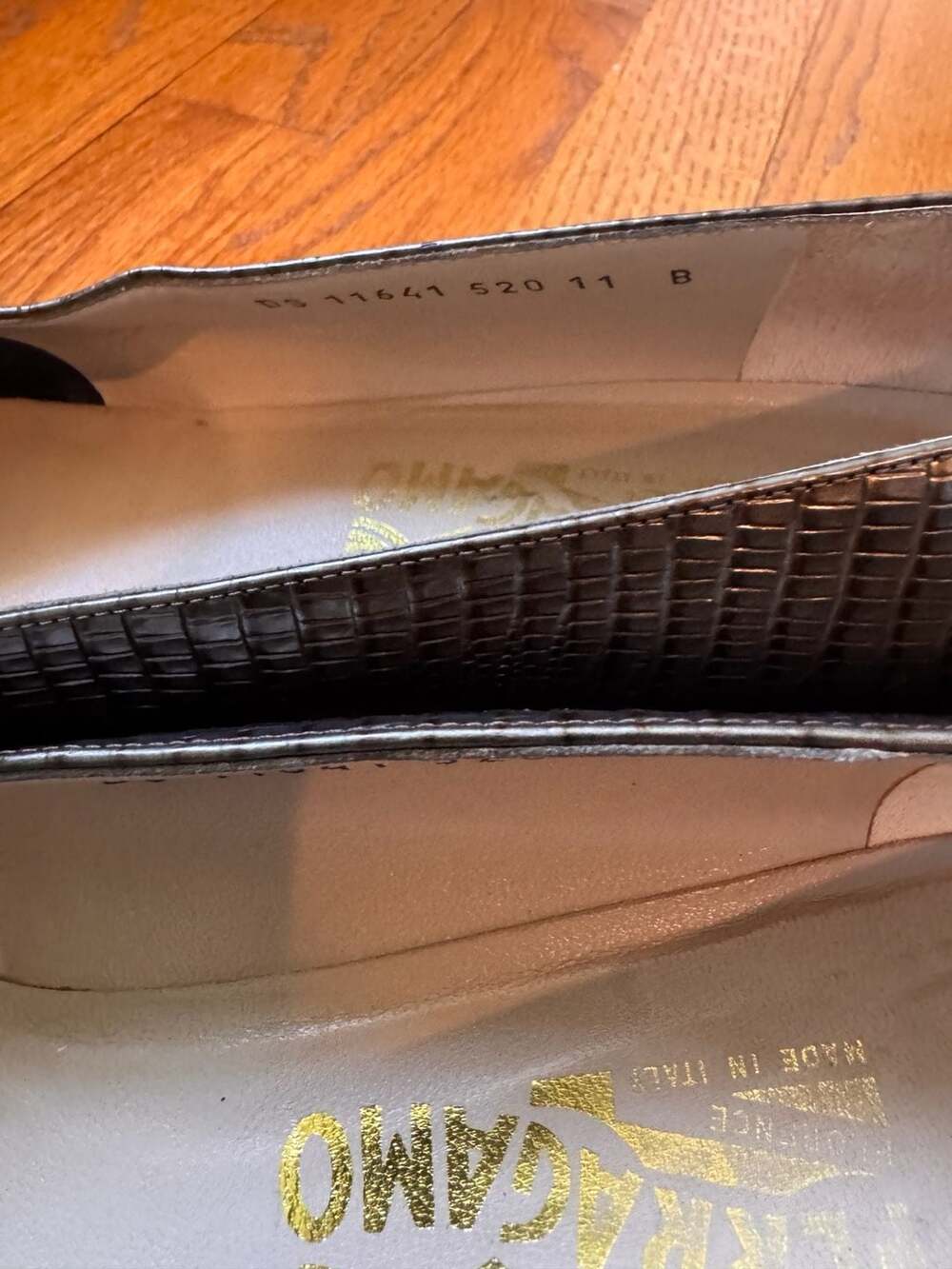 Salvatore Ferragamo Metallic Lizard Embossed Leather Low Heel Size 11 B - Picture 5 of 7